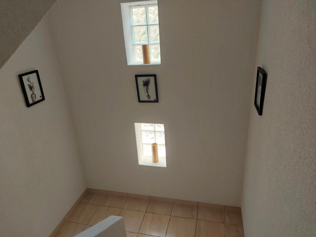 Makabo-Apartment In House Szkopje Kültér fotó